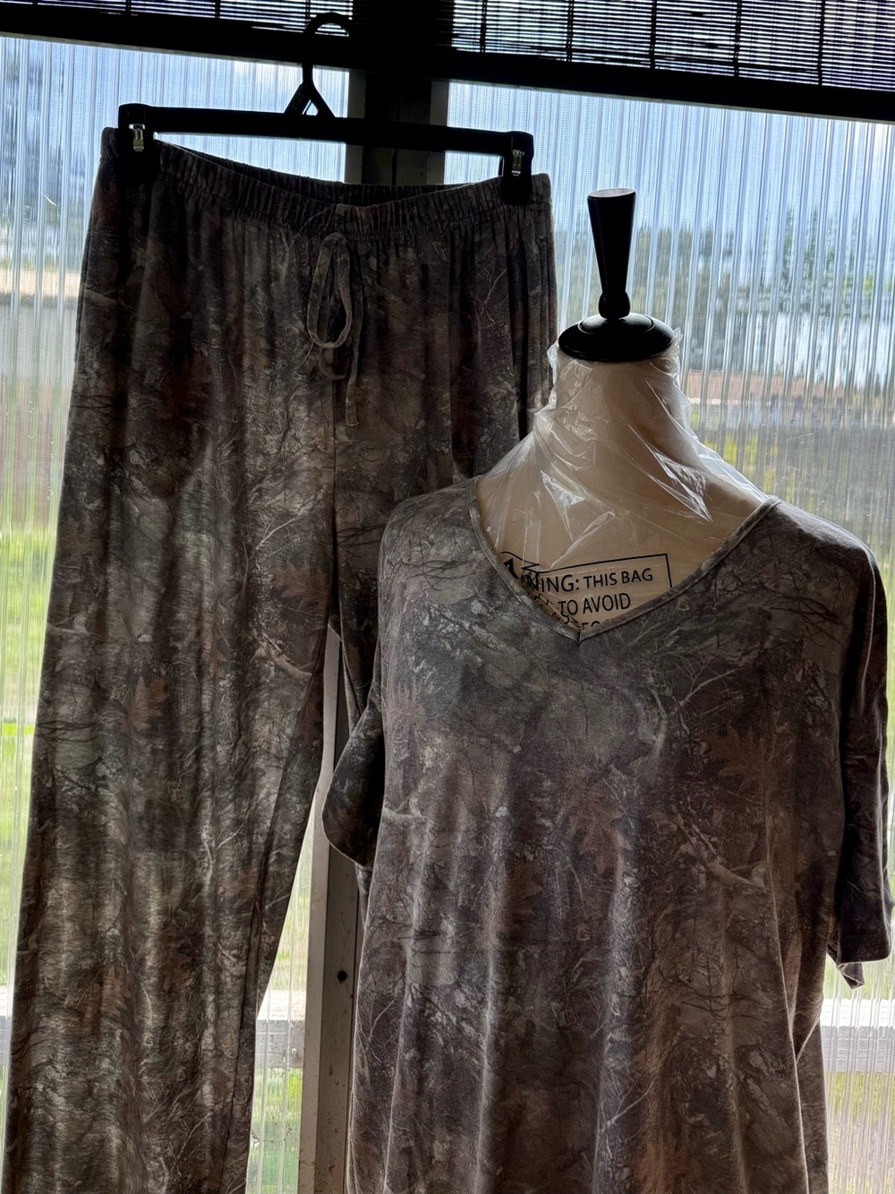 Women's Grey Tie-Dye V-Neck Pajama Set - Soft Lounge Top & Drawstring Pants